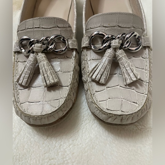 Stuart Weitzman Crocodile Print Beige Leather Loafer size 10.5 - Picture 7 of 10